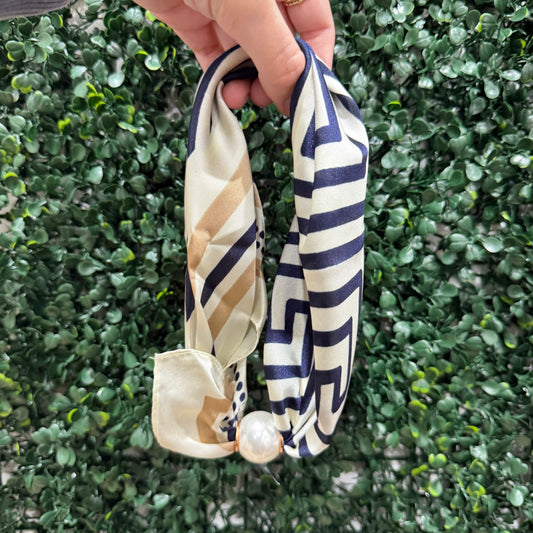 Magnetic Pearl Scarf Necklace | Navy Stripe