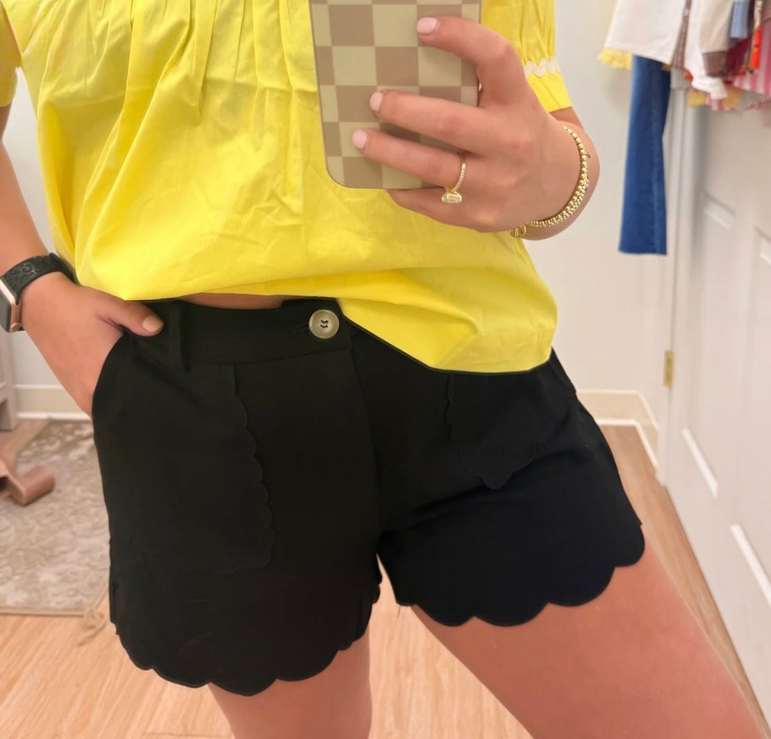 Black Sweet Scallop Shorts